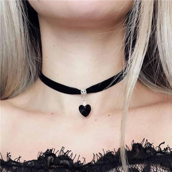 Black Necklaces for Women, Adjustable Layered Velvet Leather Lace - Picture 3 of 7